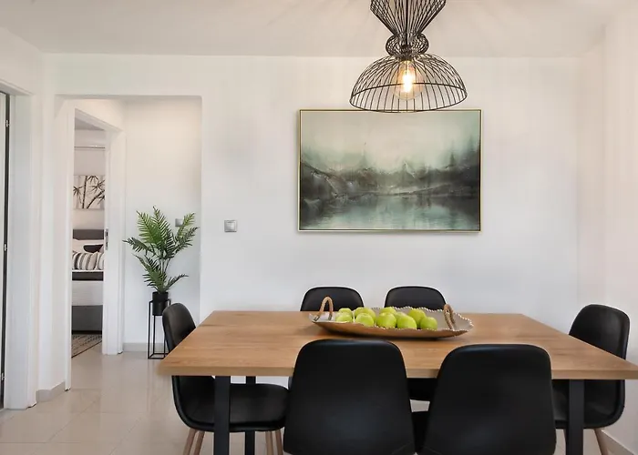 Island Hills * Rhodes City