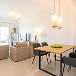 Island Hills * Rhodes City